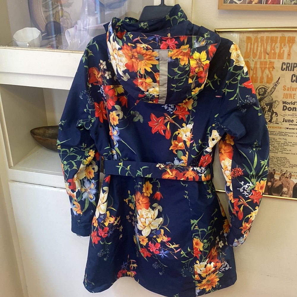 Etage Floral Women's Jacket - Deep blue and Multicolor.